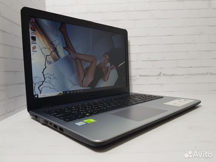 Игровой ноутбук Asus SSD 256 Gb / Core i3 / 12Gb