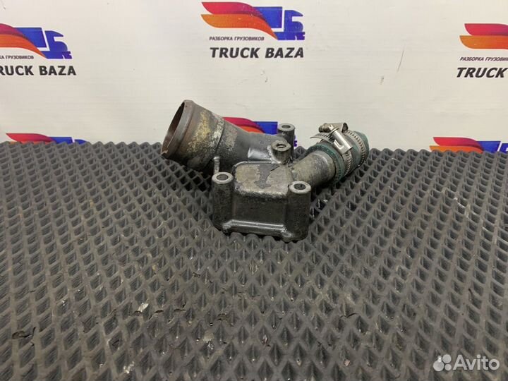 Фланец двигателя системы охлаждения