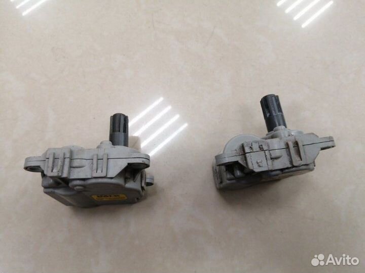 Сервопривод заслонок печки Kia Stinger седан G4KL