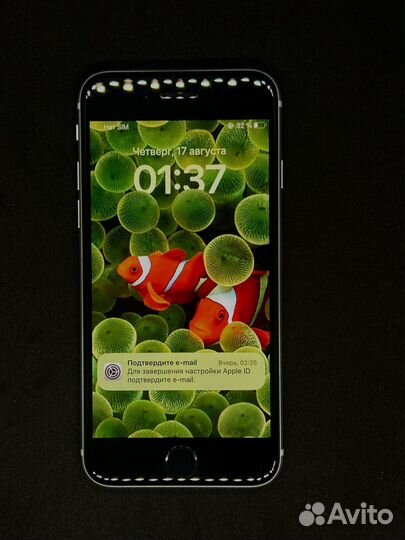 iPhone SE, 64 ГБ