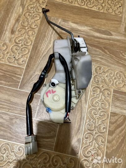 Передний левый замок двери honda accord 6