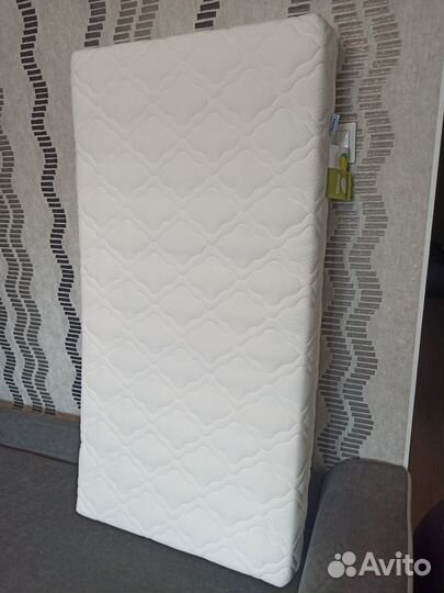 Новый матрас ортопедический в детскую кроватку