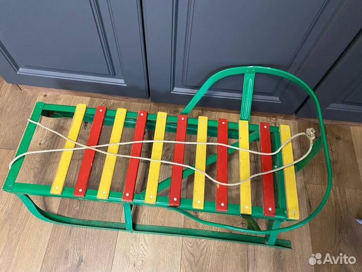 Детские зимние санки в хорошем состоянии