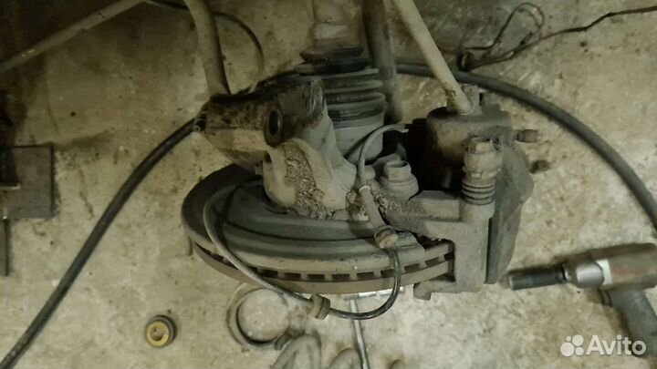 Кулак передний правый Nissan Qashqai j10 2012 1.6