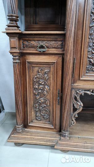 Эксклюзивный уникальный буфет в стиле ренессанс