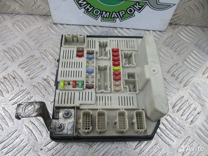 Блок предохранителей Рено Сценик 2