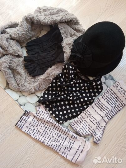 Митенки, шарфы, шляпка, меховые наушники