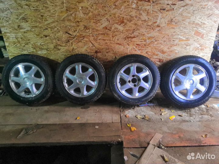 Bridgestone Blizzak Spike-02 185/65 R15 T