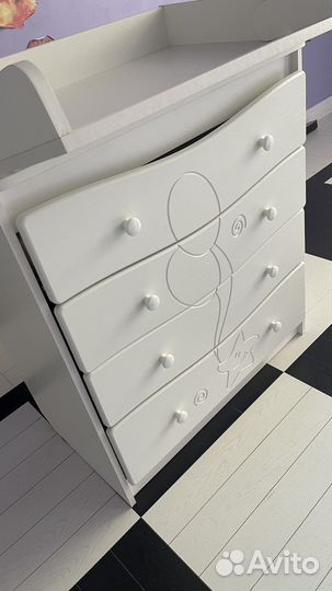 Пеленальный комод белый