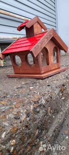 Кормушка для птиц и белок