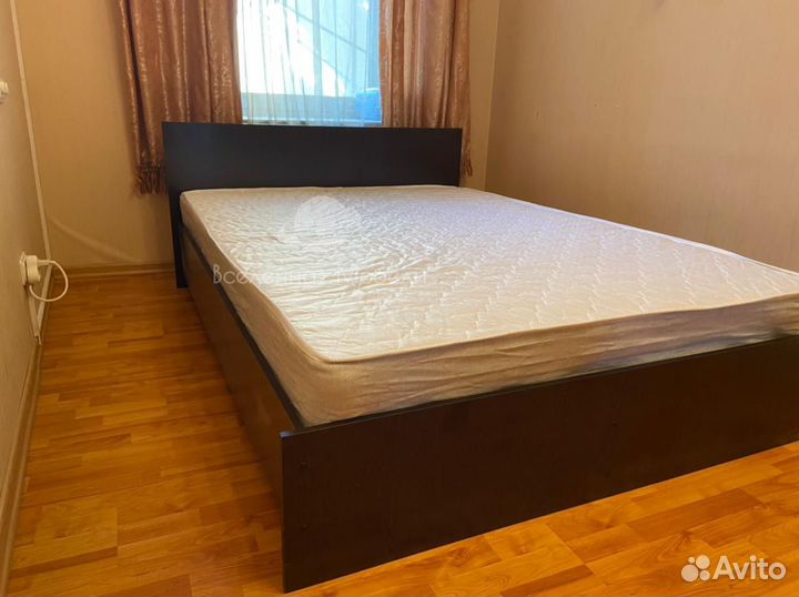 Кровать с матрасом