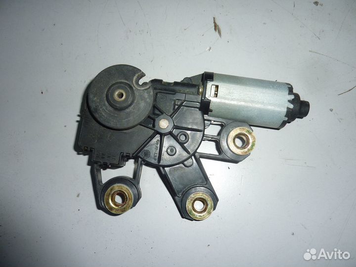 Мотор стеклоочистителя задний Porsche Touareg