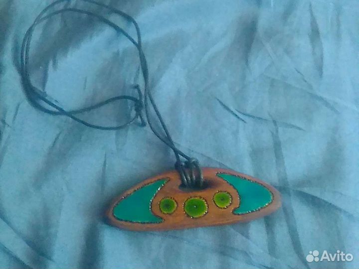 Украшение из дерева,ручная работа