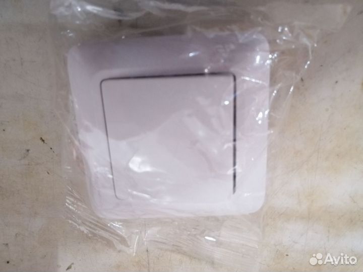 Розетки выключатели новые