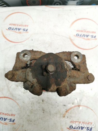 Суппорт тормозной передний правый Honda Cr-V 2.0