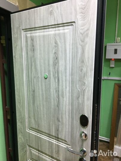 Дверь входная металлическая