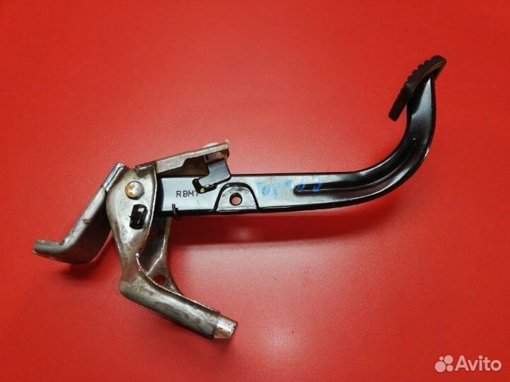 Педаль тормоза Hyundai Solaris RB G4FC 2011