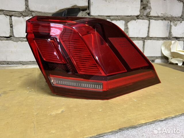 Фонарь задний правый VW Tiguan 2