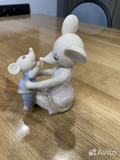 Фарфоровые статуэтки