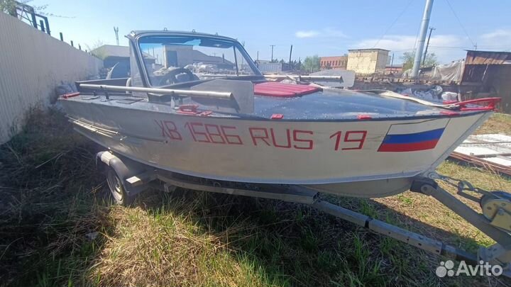 Моторное судно Прогресс-2 с мотором yamaha