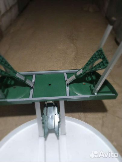 Детский столик с выдвижными стульчиками