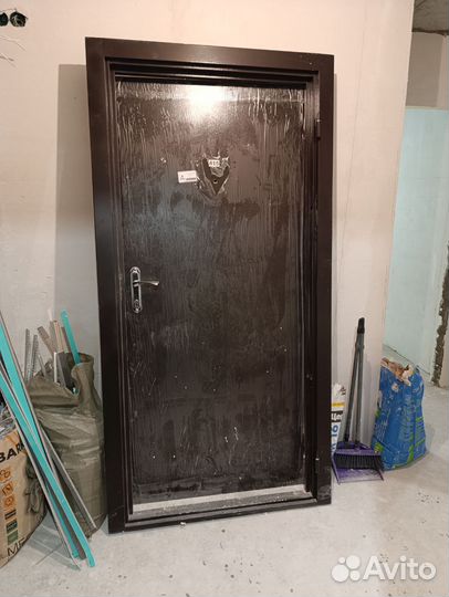 Дверь входная