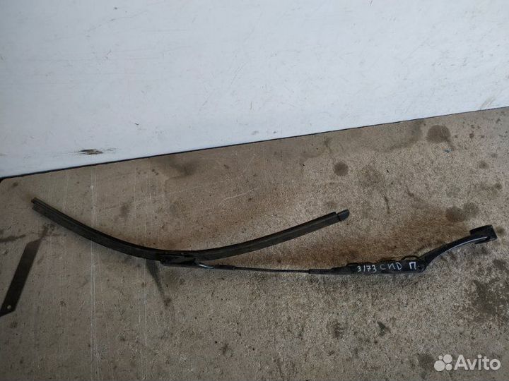 Поводок стеклоочистителя правый Kia Ceed 2006-2012