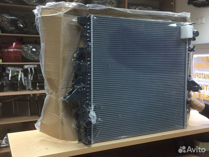 Радиатор охлаждения Ленд Ровер / Ренж Ровер