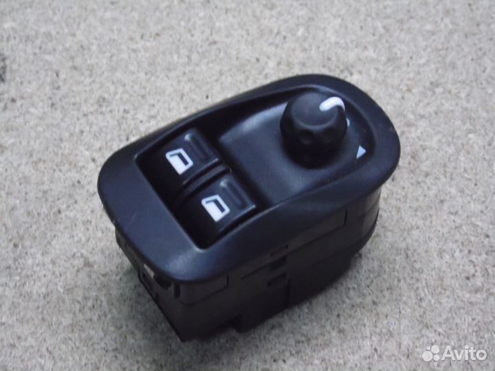 Кнопки стеклоподьемника Пежо 206