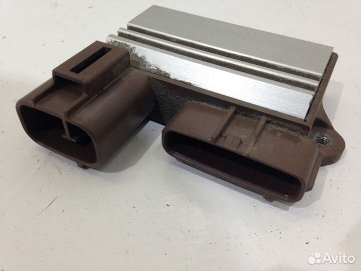 Блок управления Toyota Land Cruiser 200 J200