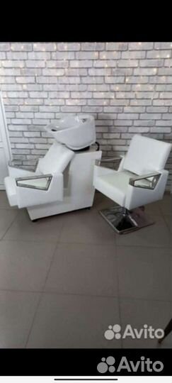 Парикмахерское кресло