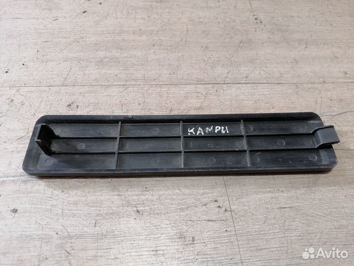 Заглушка VIN номера в салоне Toyota Camry V40