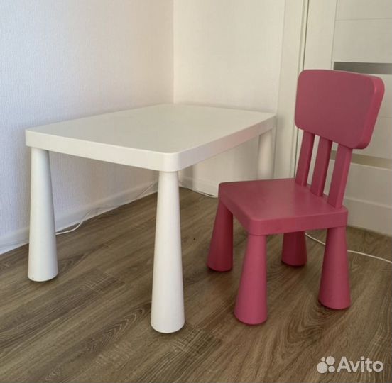 IKEA детский стол и стул