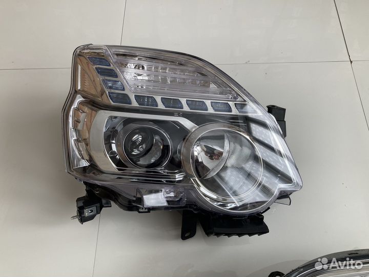 Фары (1шт) Nissan X-Trail T31 (2010-2014)