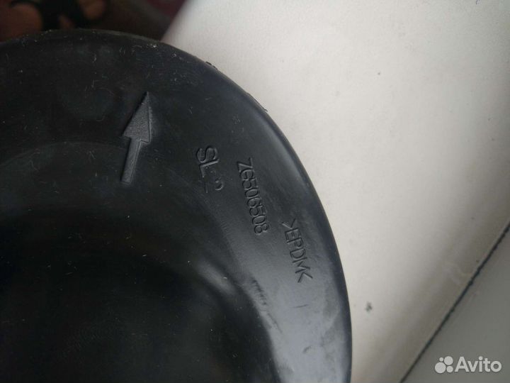 Пыльник рулевой колонки на Рено Лагуна 2