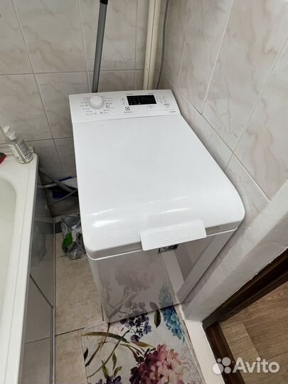 Стиральная машина с верт. загрузкой Electrolux