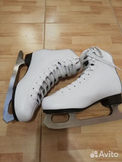Коньки фигурные