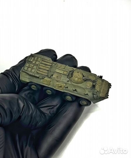 Коллекционная модель советского бтр-80