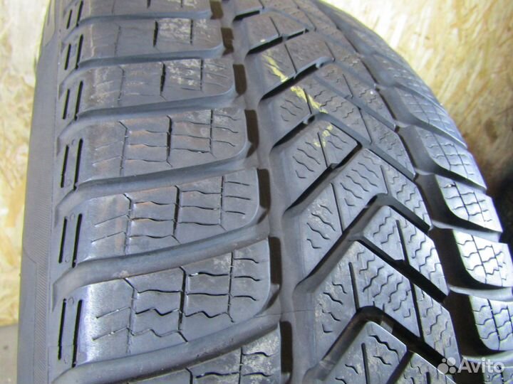 Pirelli Winter Sottozero 3 255/45 R19