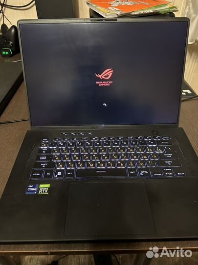 Asus rog zephyrus m16