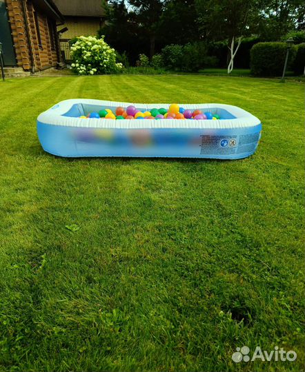 Сухой бассейн с шариками