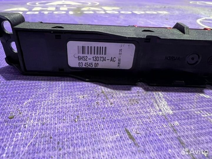 Кнопка аварийки Land Rover Freelander 2 FA/L359