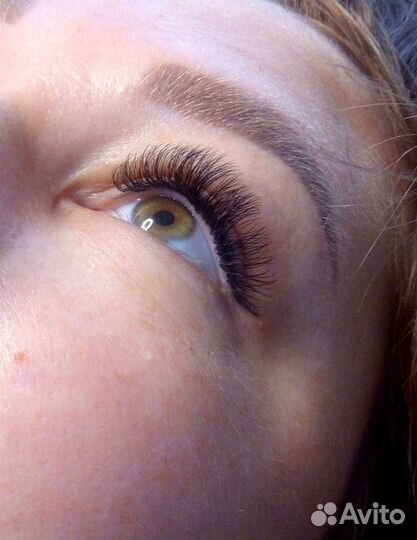 Наращивание ресниц и оформление бровей