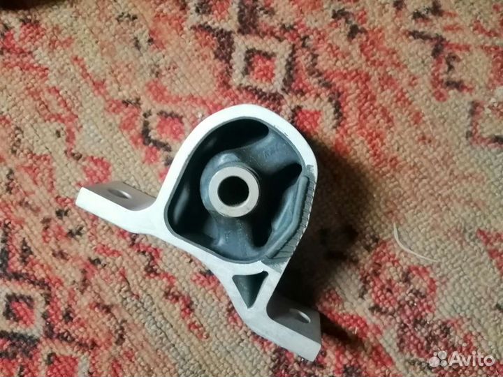 Продам подушки для двигателя