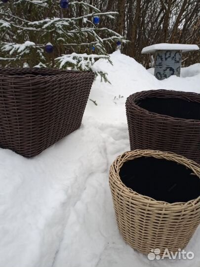 Кашпо из искусственного ротанга
