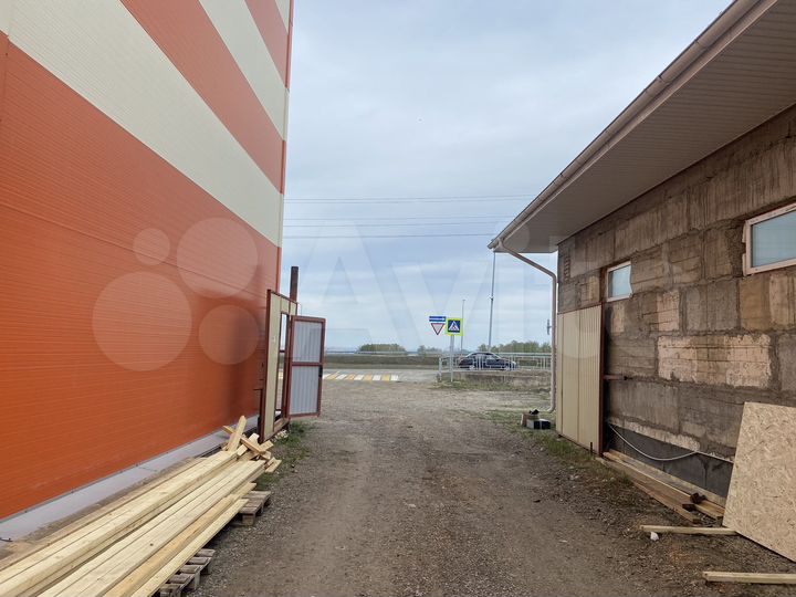 Торгово-производственная база, 5000 м²