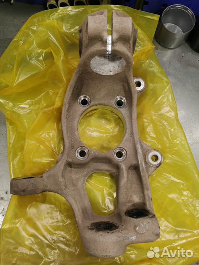 Поворотный кулак kia stinger 4wd правый R цапфа