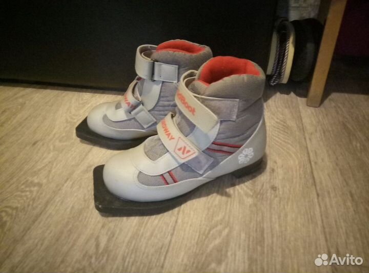 Лыжные ботинки 32р