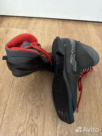 Лыжные ботинки размер 36