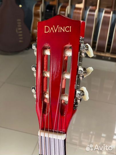 Классическая гитара DaVinci красная